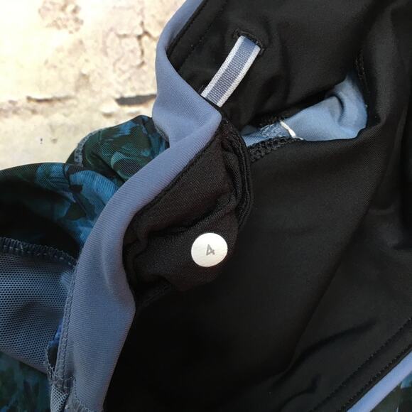 Lululemon Running in the City Tight! - Picture 6 of 6